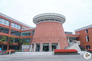 成都戈多艺术学校 2000m²美食街，喂胖十万学子的味蕾天堂